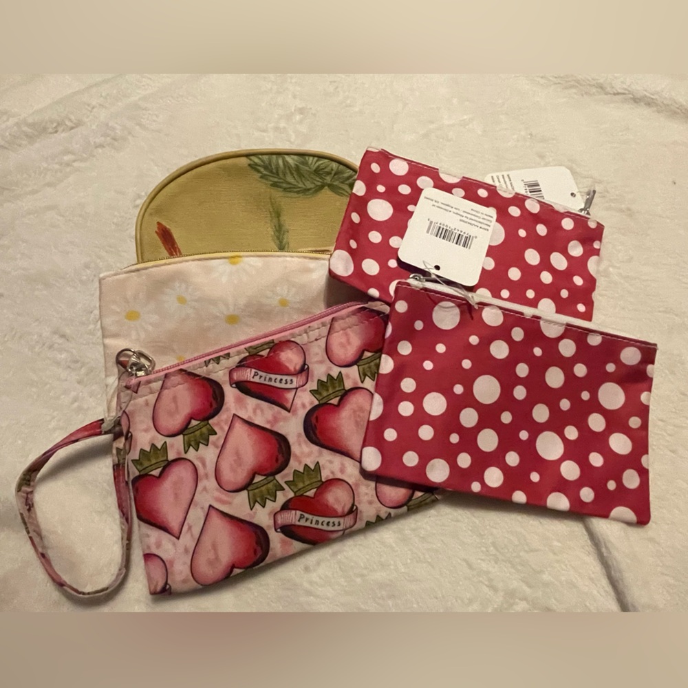 Cosmetic Pouch.